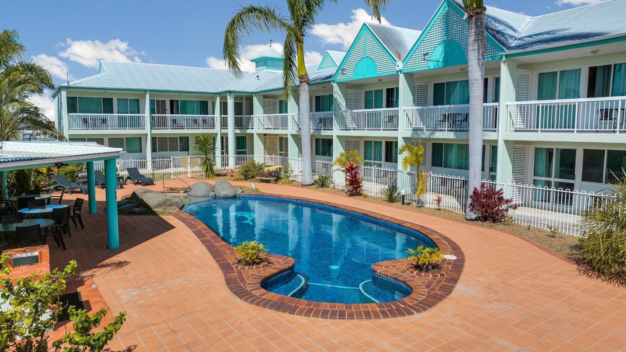 Reef Adventureland Motor Inn Tannum Sands Kültér fotó
