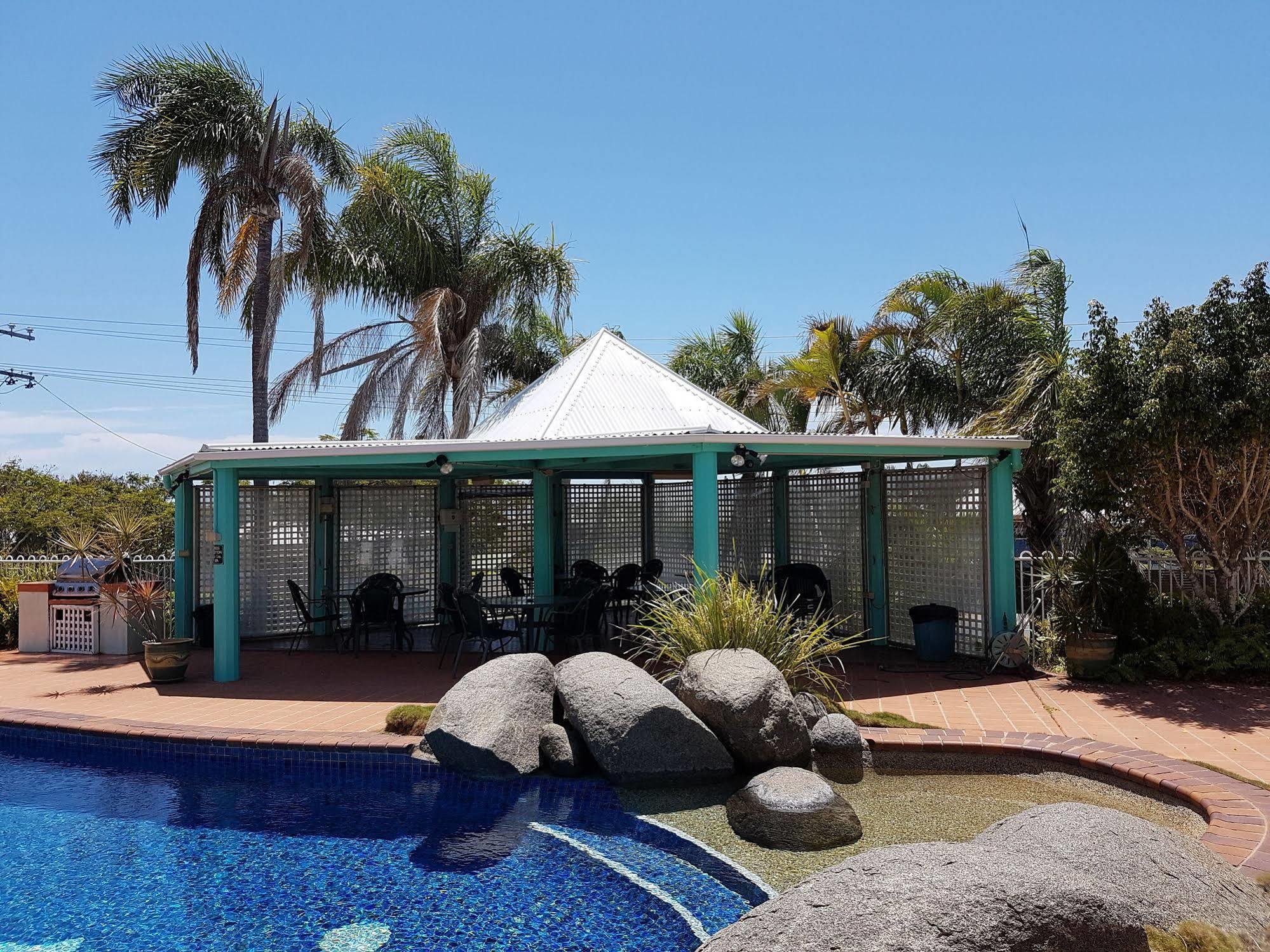 Reef Adventureland Motor Inn Tannum Sands Kültér fotó